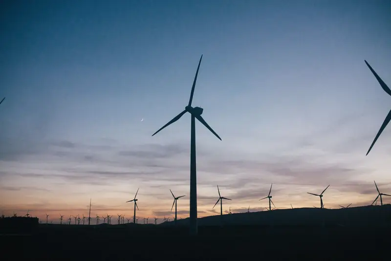 Turbine eoliche al tramonto